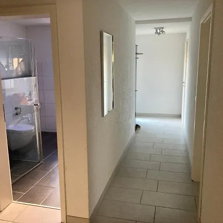 Doppelzimmer Eigenem Bad, Mit Terrasse, Blick Ins Grune Und Busanbindung *