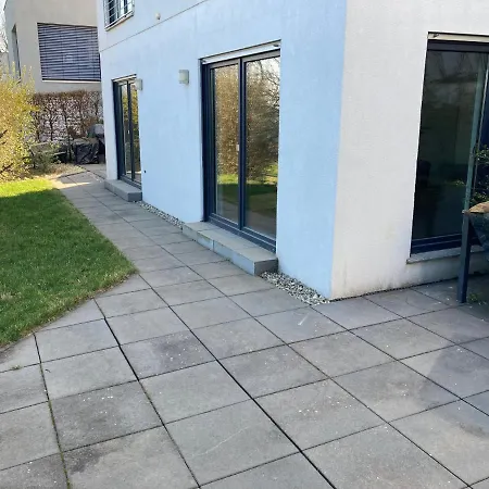 Doppelzimmer Eigenem Bad, Mit Terrasse, Blick Ins Grune Und Busanbindung Apartament